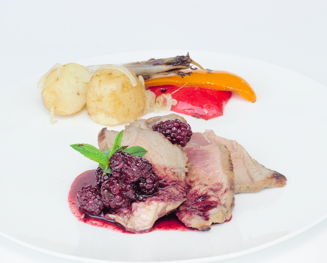 Marinated and grilled lamb with blackberries relish, grilled vegetables and papillote potatoes