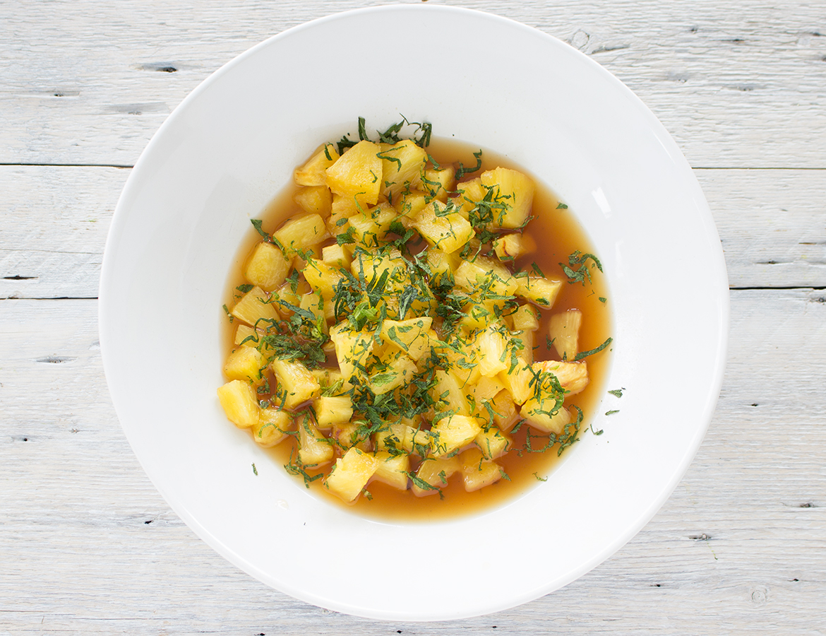 Verrines d’ananas rôti au four et chantilly de mascarpone à l'érable