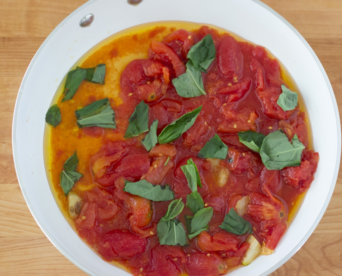 Chicken meatballs on spaghetti squash with tomato-basil sauce