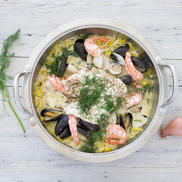 Cioppino de poisson et de fruits de mer