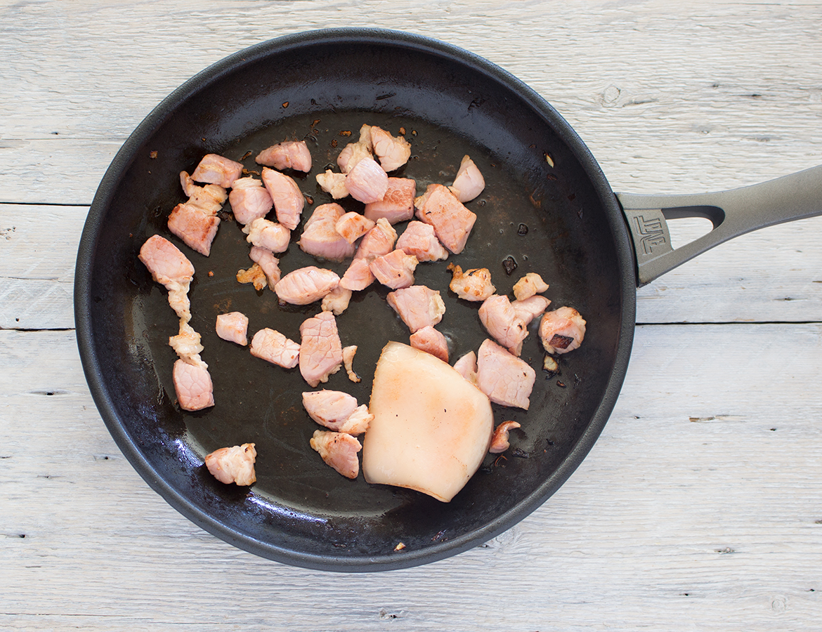 White beans with duck and salted Pork