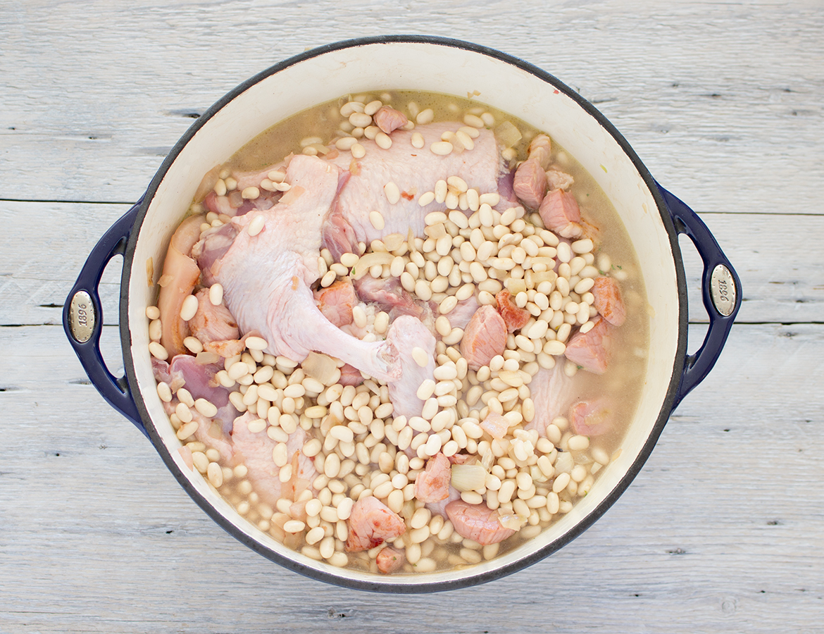 White beans with duck and salted Pork