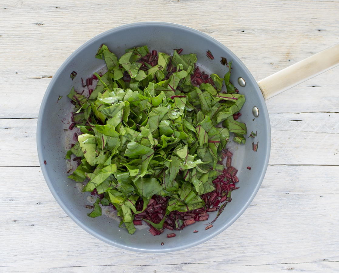 Morue au noix de pin et citron et sa purée de betteraves rôties