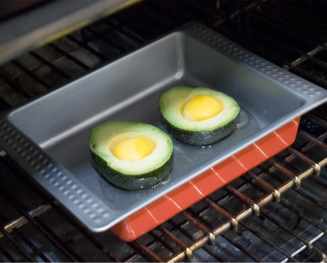 Avocado baked eggs