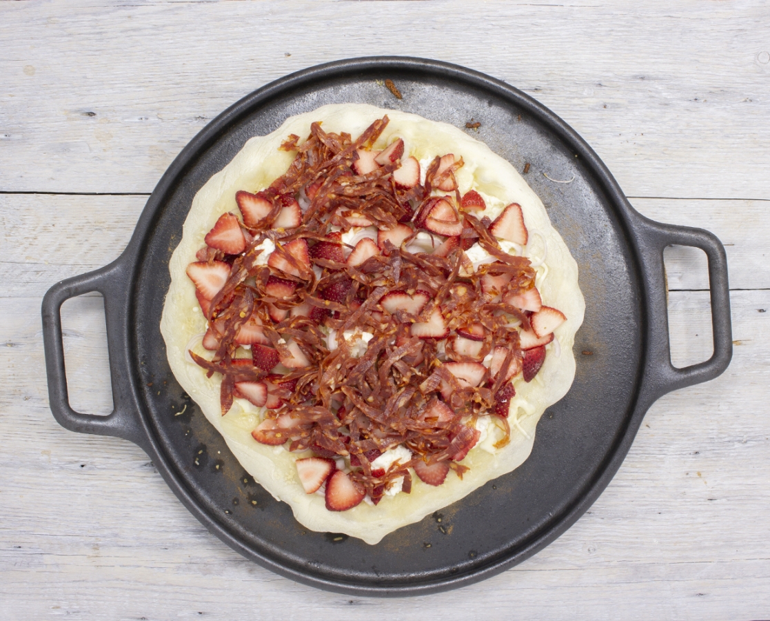 Strawberry, Italian salami, French shallots and ricotta Pizza with Balsamumm drizzle