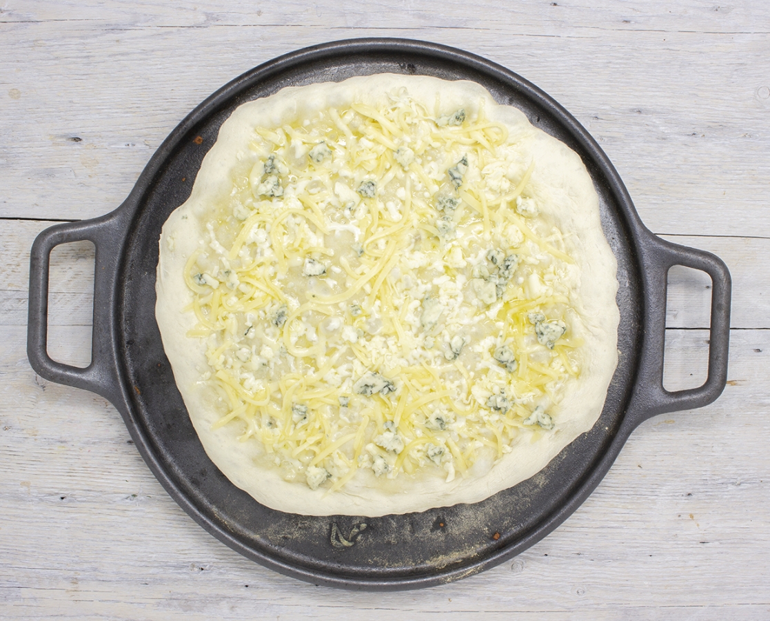 Pizza à la poire et au gorgonzola rehaussée de Balsamumm