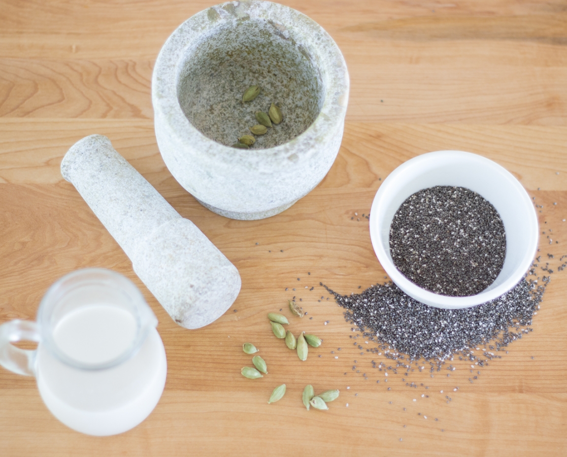 Pouding de chia au lait d’amande et cardamome