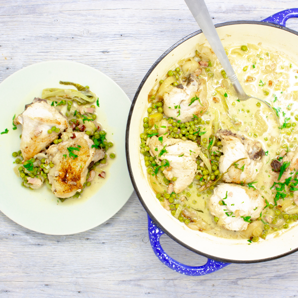 Chicken in a creamy Bacon-leek sauce with romaine lettuce and green Peas