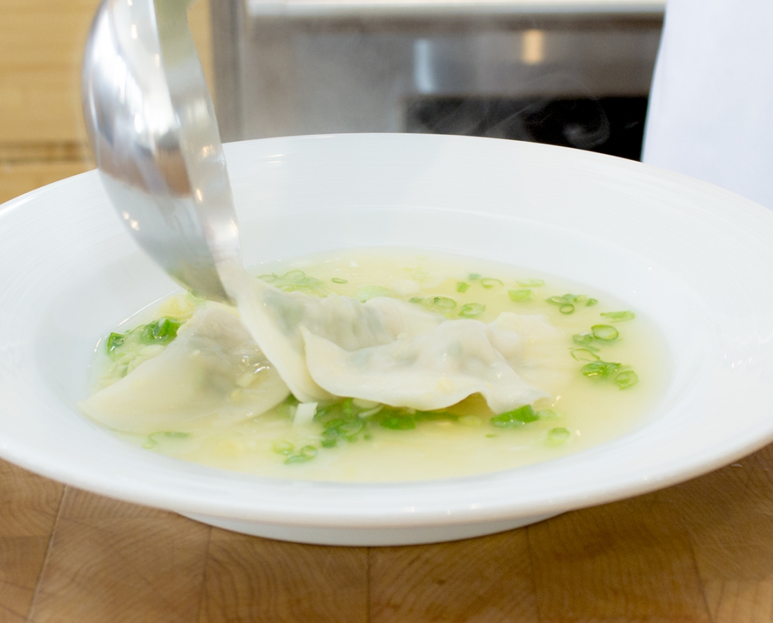 Wonton stuffed with pork in broth