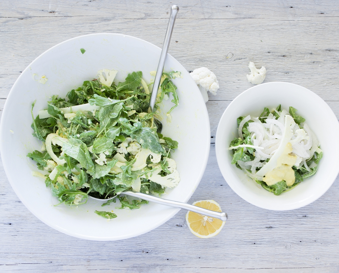 Arugula and cauliflower salad with yogurt-mustard-honey dressing