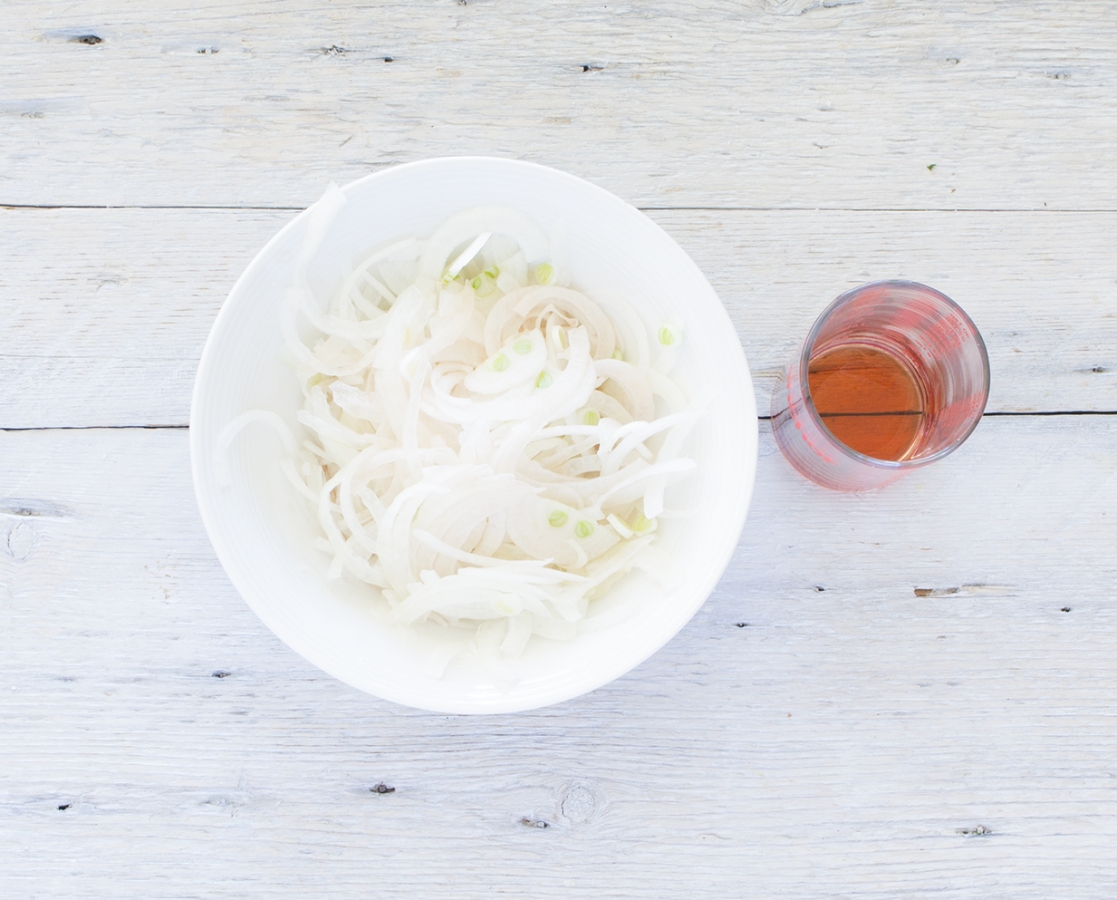 Salade de roquette et de chou-fleur, vinaigrette au yaourt, miel et moutarde