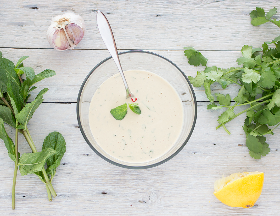 Sauce crémeuse au tahini et labneh