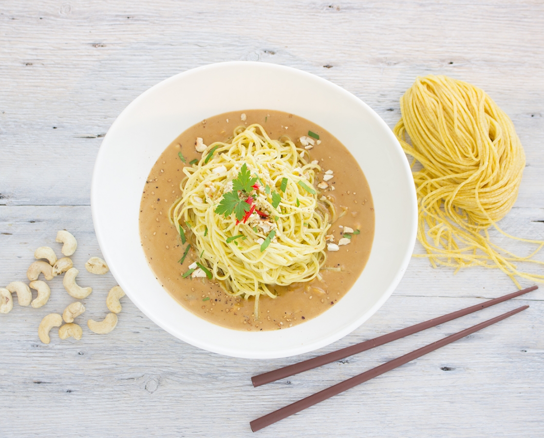 Spaghetti with tahini and cashew sauce