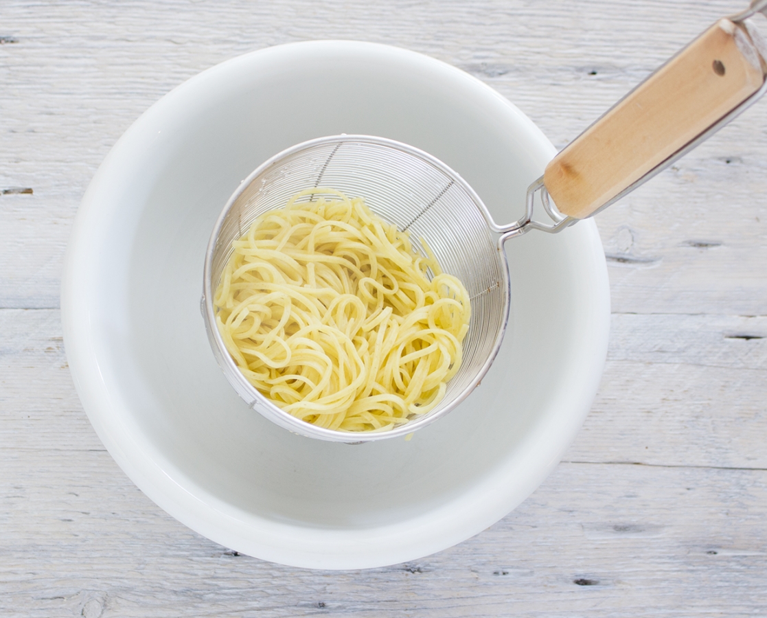 Spaghetti with tahini and cashew sauce