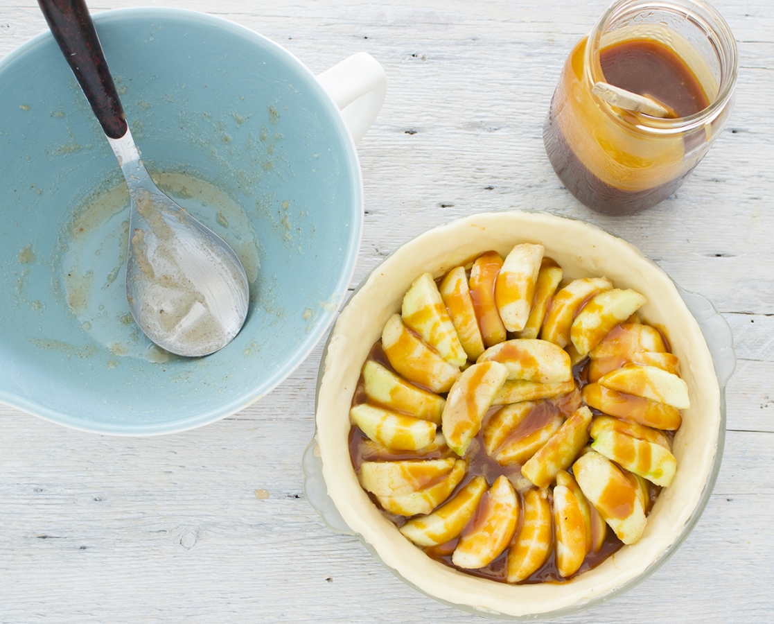 Apple pie with salted Caramel sauce