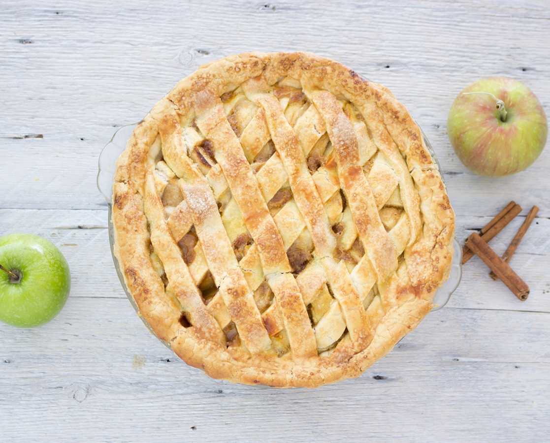 Apple pie with salted Caramel sauce