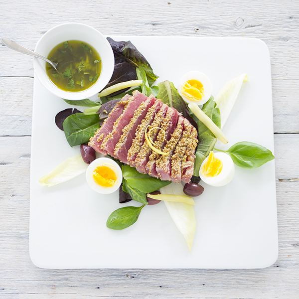 Tataki de thon sur niçoise