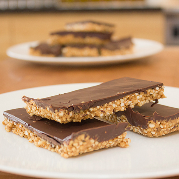 Quinoa, dark chocolate peanut butter bars