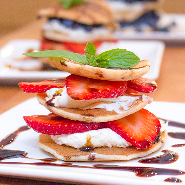 Blinis, fruits + Balsamumm