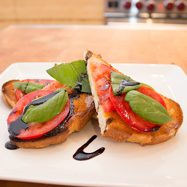 Bruschetta à la tomate et basilic