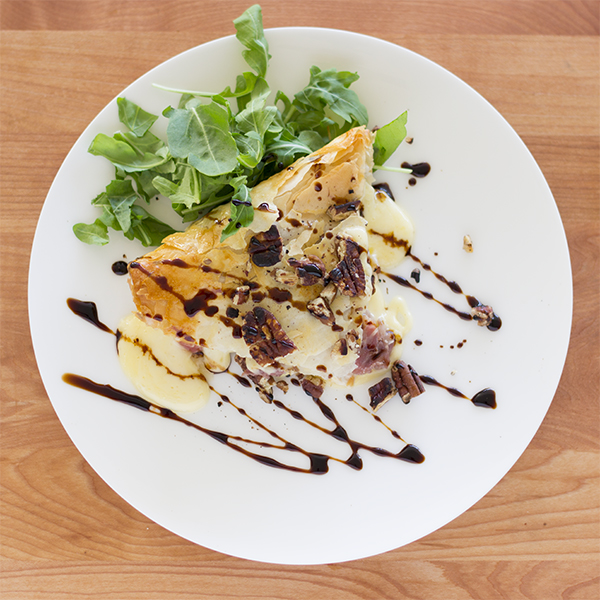 Melted camembert cheese and pear pastry with toasted pecans + Balsamumm Bianco