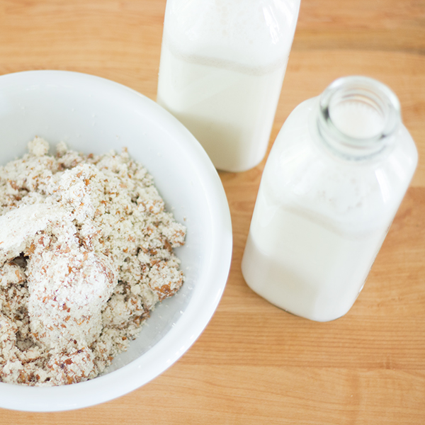 Recette - Lait d'amandes maison à l'eau filtrée en vidéo 