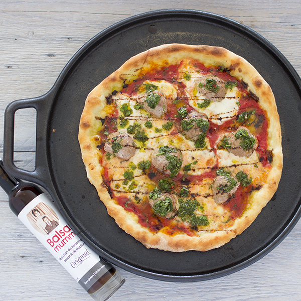 Pizza with veal meatballs and chimichurri sauce