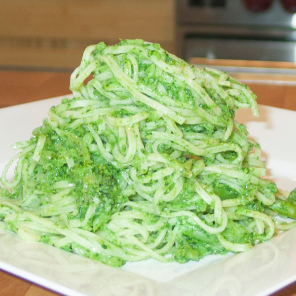 Spaghetti with brocoli sauce