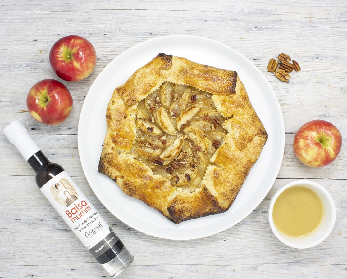Rustic Apple Pie with Balsamumm-Maple Caramel